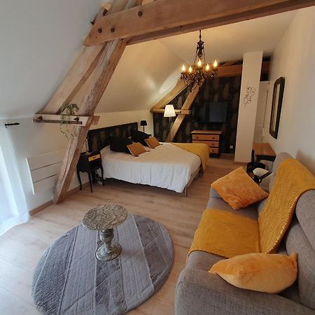 Bed and Breakfast Au Domaine Du Bois Joubert Luzille Экстерьер фото